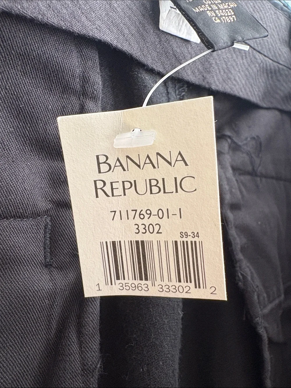 Banana Republic Emerson Relaxed Fit Chinos - Men’s 33R *NWT*